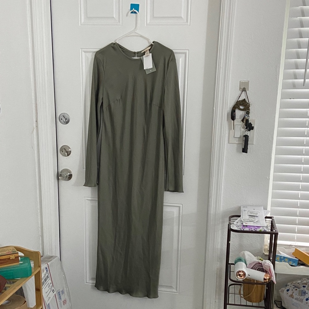 5 for $20 bundle offer H&M Long Sleeve Olive Dress
